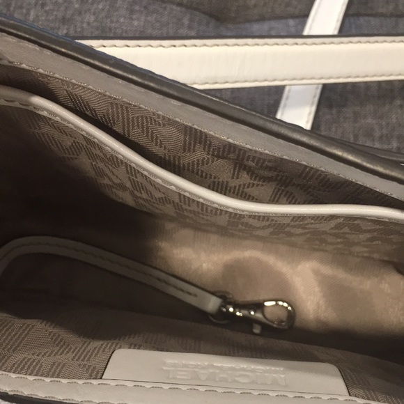 Michael Kors crossbody bag - Picture 7 of 7